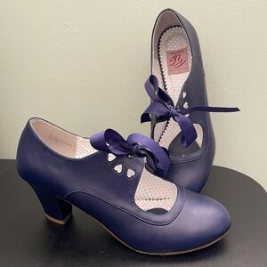 Pin up couture pumps size 9